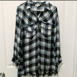 Umgee's 1XL Black and White Plaid Top